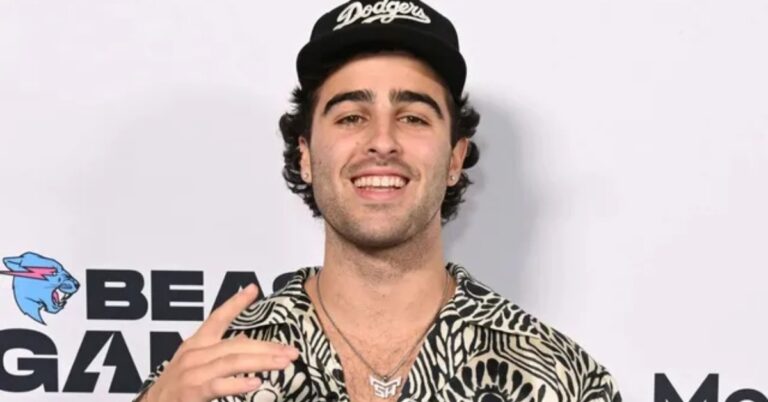 Nick Nayersina Age